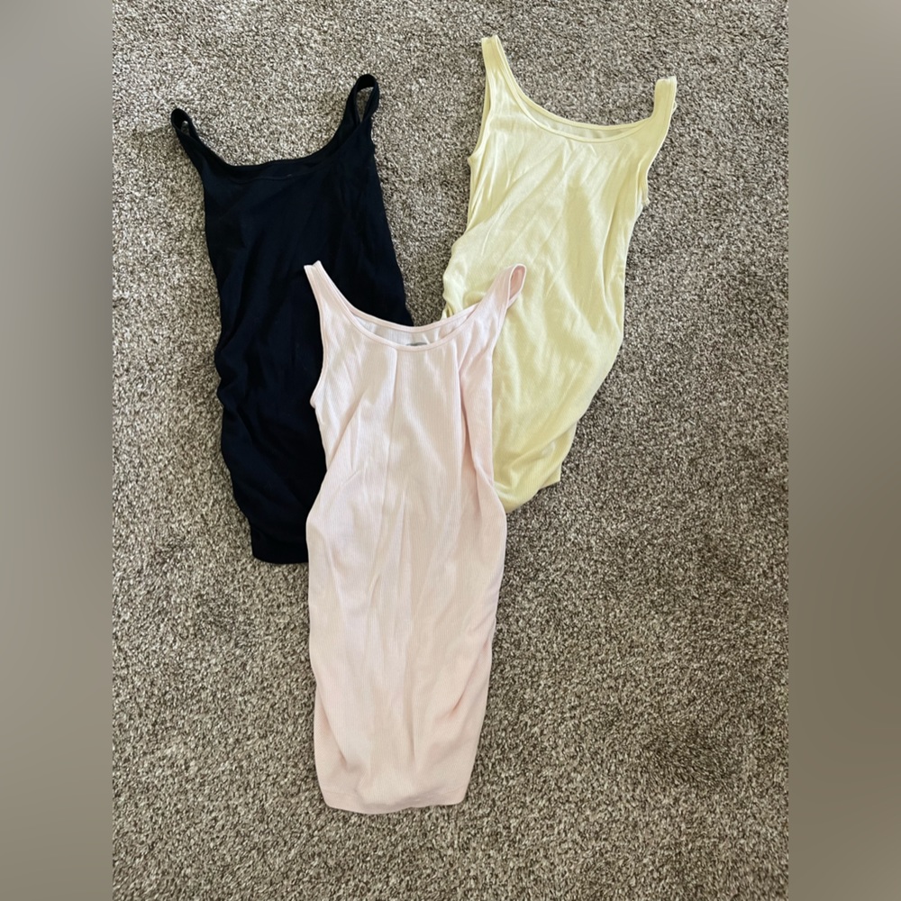 Old Navy Maternity Tank Tops (set of 3) - XS